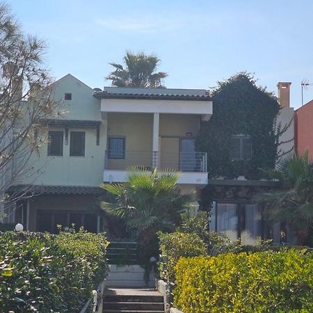 Stay At Beachfront Villa Lilia In Pefkohori, Halkidiki For A Dreamy Vacation 外观 照片